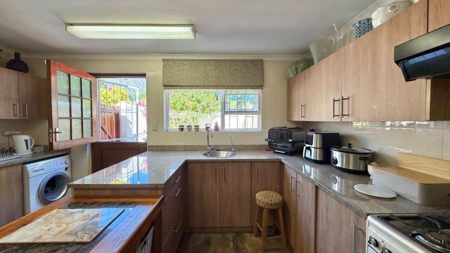 3 Bedroom Property for Sale in Paradyskloof Western Cape